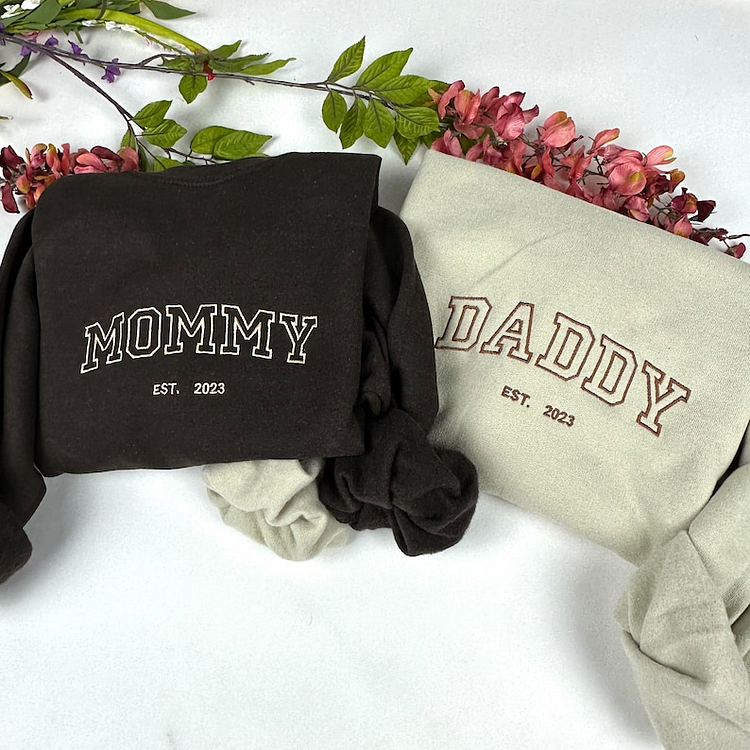 Personalized Mama/Dad Embroidered Sweatshirt, Custom Mom/Dad Embroidery Hoodie