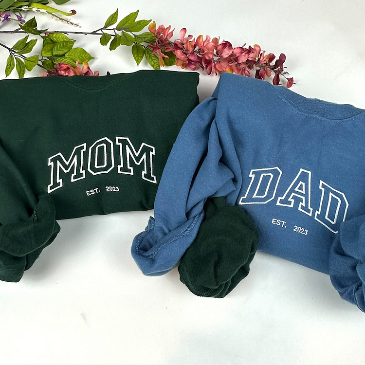 Personalized Mama/Dad Embroidered Sweatshirt, Custom Mom/Dad Embroidery Hoodie