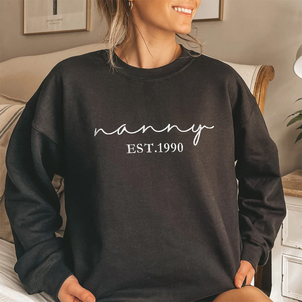 Embroidered Sweatshirt For Mom, Embroidered MAMA Est Sweatshirt, Embroidered Mama Pullover, Christmas Gift for Mom, New Mom Gift